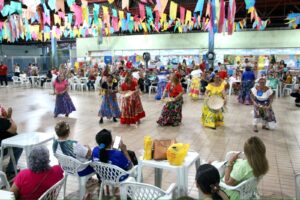 Arraiás, Copa do Mundo e ações sociais movimentam centros de convivência em junho