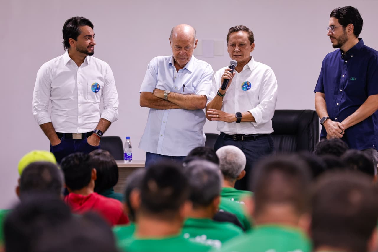 Adjuto Afonso defende apoio ao setor produtivo do Amazonas durante visita a empresa em Manaus.