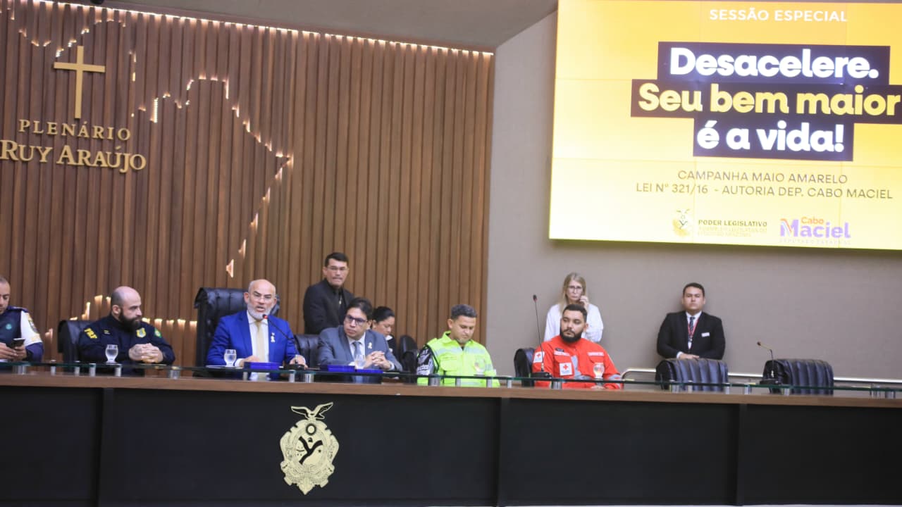 Trânsito urbano no Amazonas em referência a leis de prevenção de acidentes.