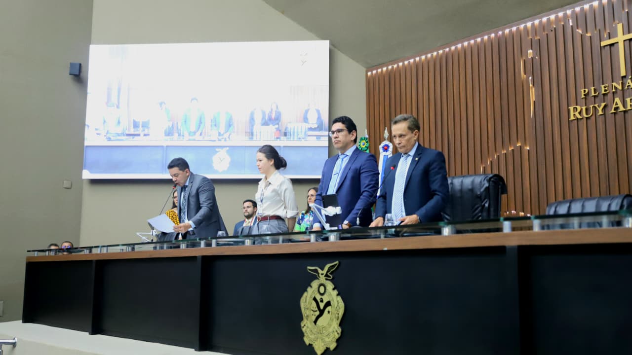 Plenário da Assembleia Legislativa do Amazonas durante sessão de votação em Manaus.