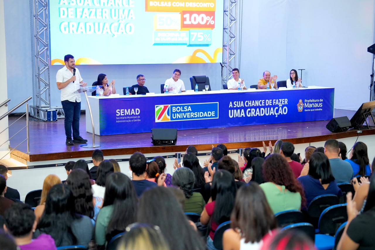 Bolsa Universidade 2027 vai oferecer quase 20 mil bolsas para estudantes de baixa renda em Manaus.