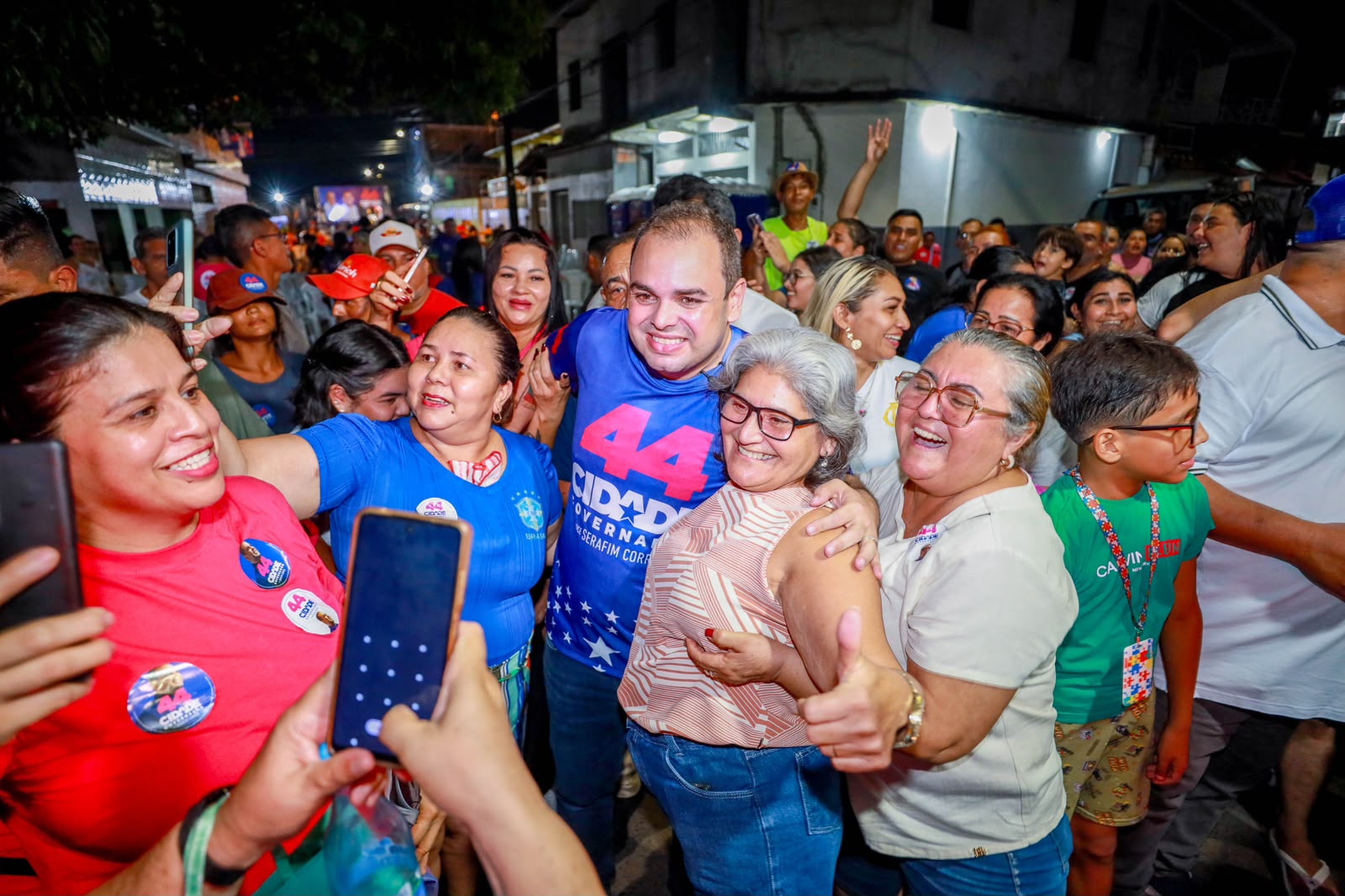 Roberto Cidade apresenta proposta habitacional no Amazonas durante a campanha eleitoral de 2026.