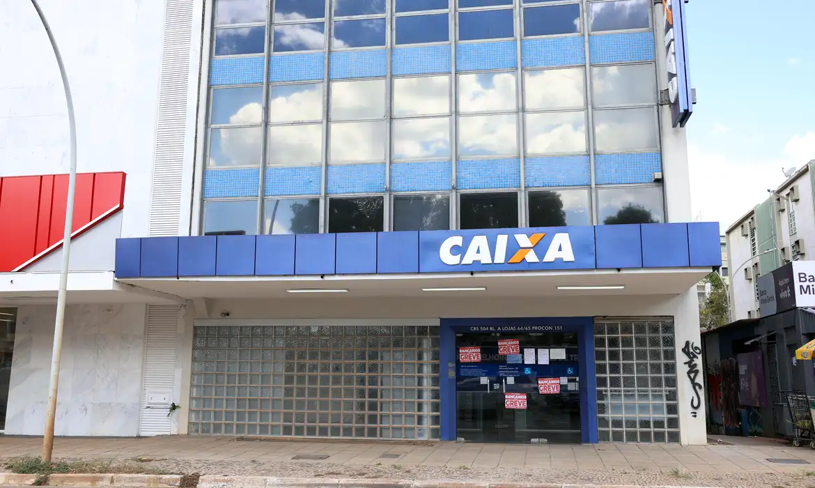 Agência da Caixa durante a greve dos empregados da Caixa, que será votada novamente na segunda-feira.