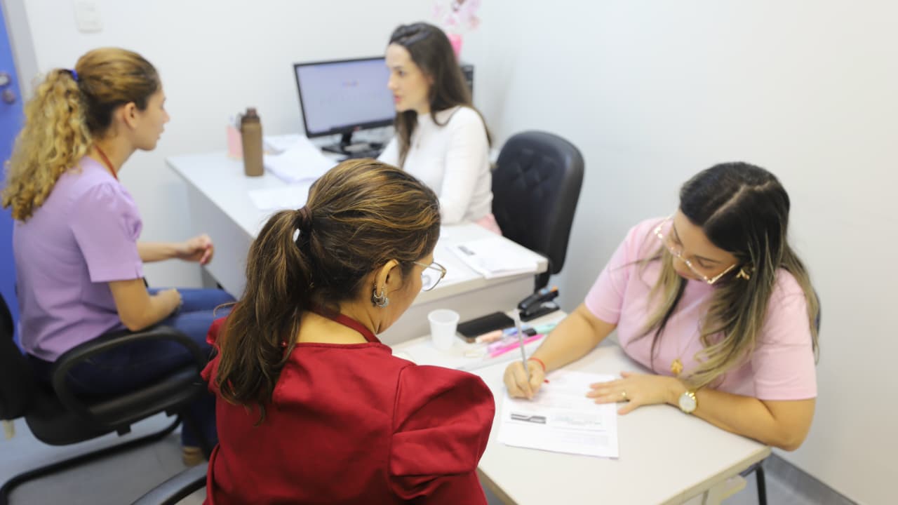 Outubro Rosa Aleam oferece exames preventivos para servidoras