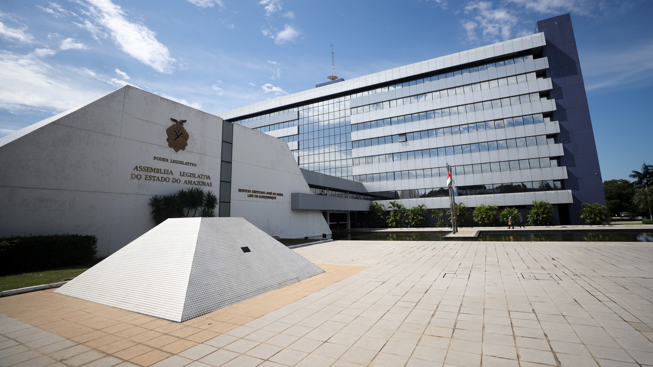 Renovação da Aleam com nove deputados fora da atual legislatura em 2027.